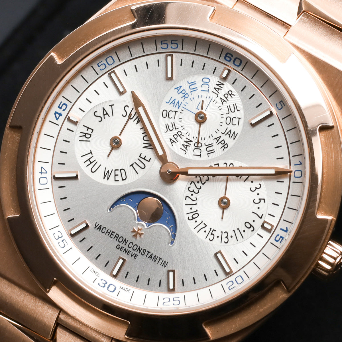 Vacheron Constantin Overseas 2020 Complete 41.5mm 18k Rose Gold Silver Dial 18k Rose Gold Bezel 18k Rose Gold Integrated Bracelet with Folding Clasp 4300V/120R-B064