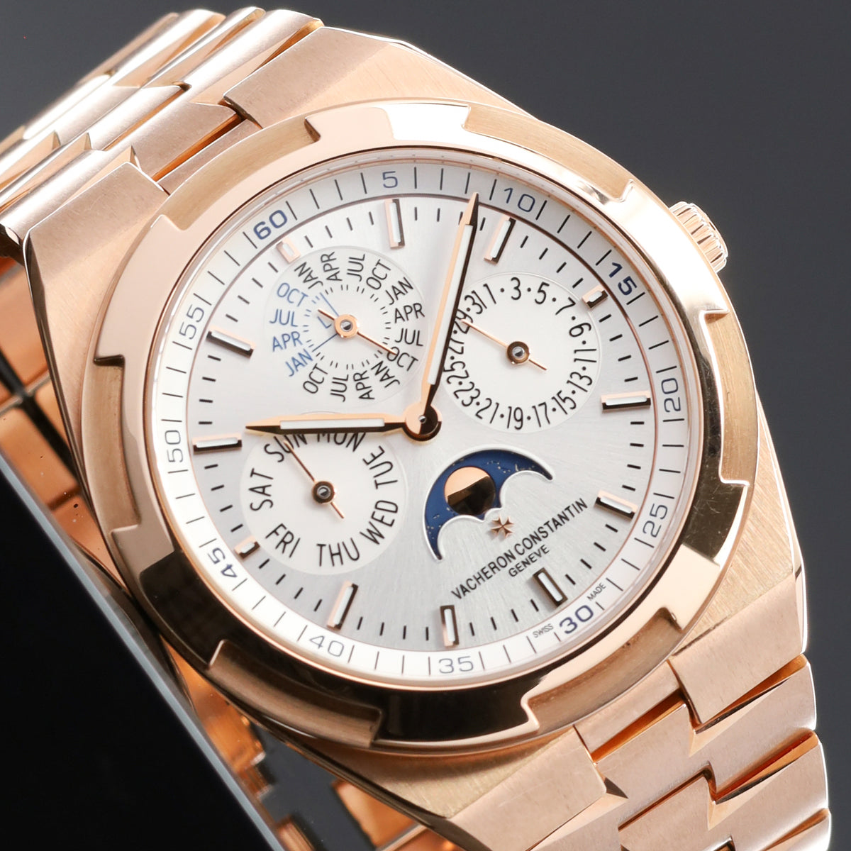 Vacheron Constantin Overseas 2020 Complete 41.5mm 18k Rose Gold Silver Dial 18k Rose Gold Bezel 18k Rose Gold Integrated Bracelet with Folding Clasp 4300V/120R-B064