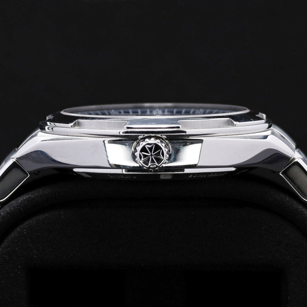 Vacheron Constantin Complete 2021 Stainless Steel Blue Sunburst Steel Maltese Cross-Inspired Bezel Stainless Steel Integrated Bracelet 4500V