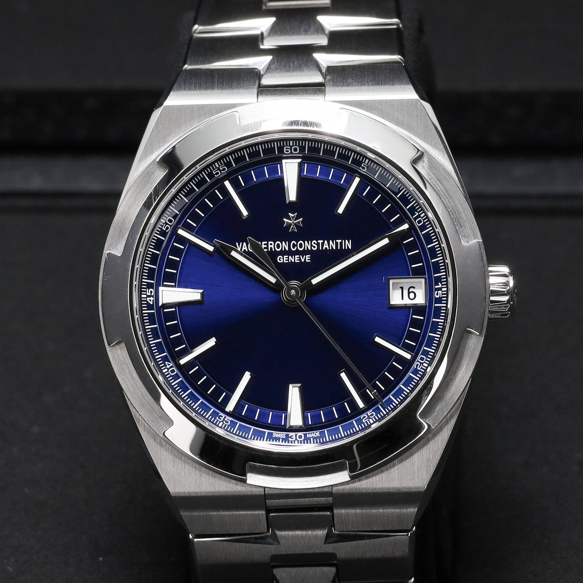 Vacheron Constantin Complete 2021 Stainless Steel Blue Sunburst Steel Maltese Cross-Inspired Bezel Stainless Steel Integrated Bracelet 4500V
