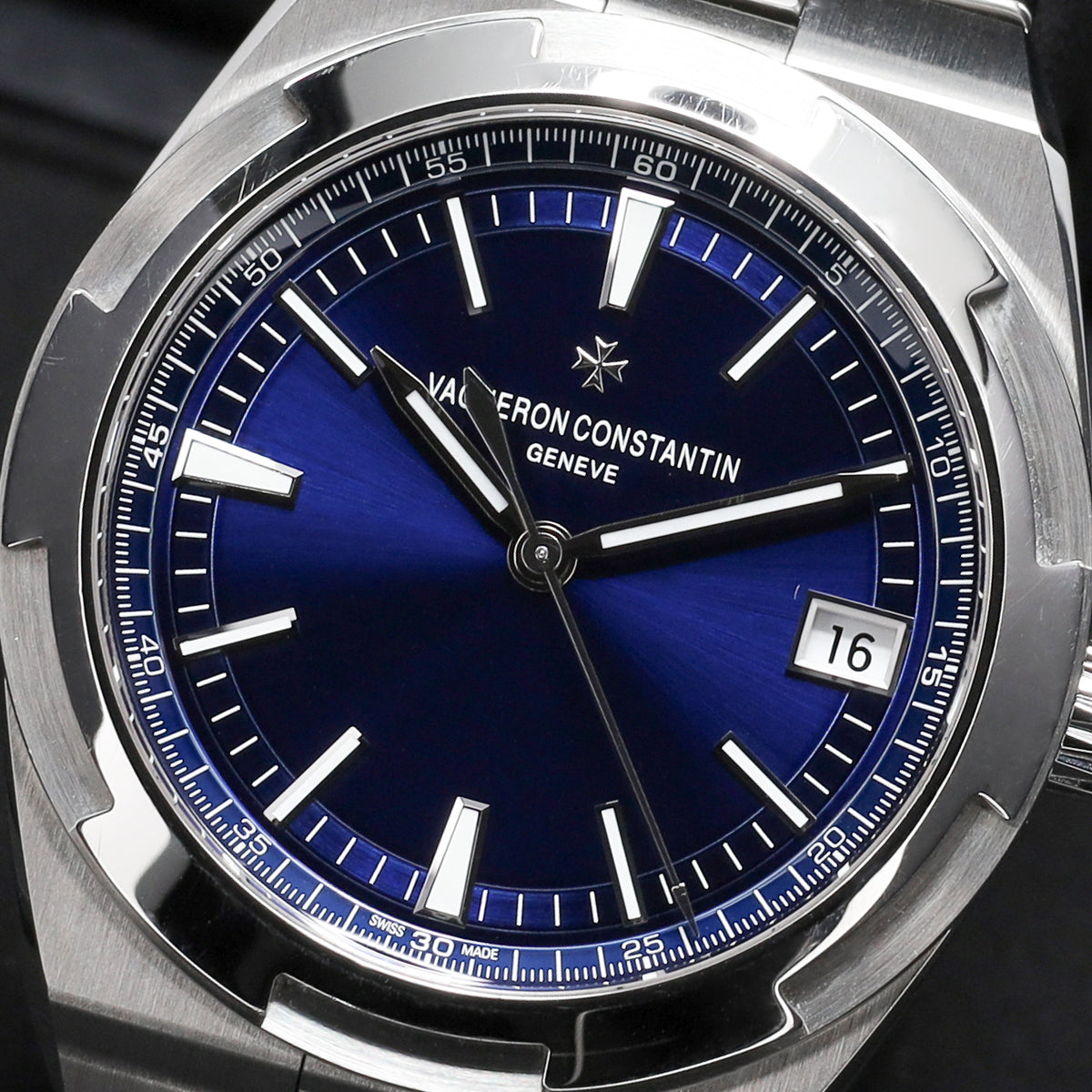 Vacheron Constantin Complete 2021 Stainless Steel Blue Sunburst Steel Maltese Cross-Inspired Bezel Stainless Steel Integrated Bracelet 4500V