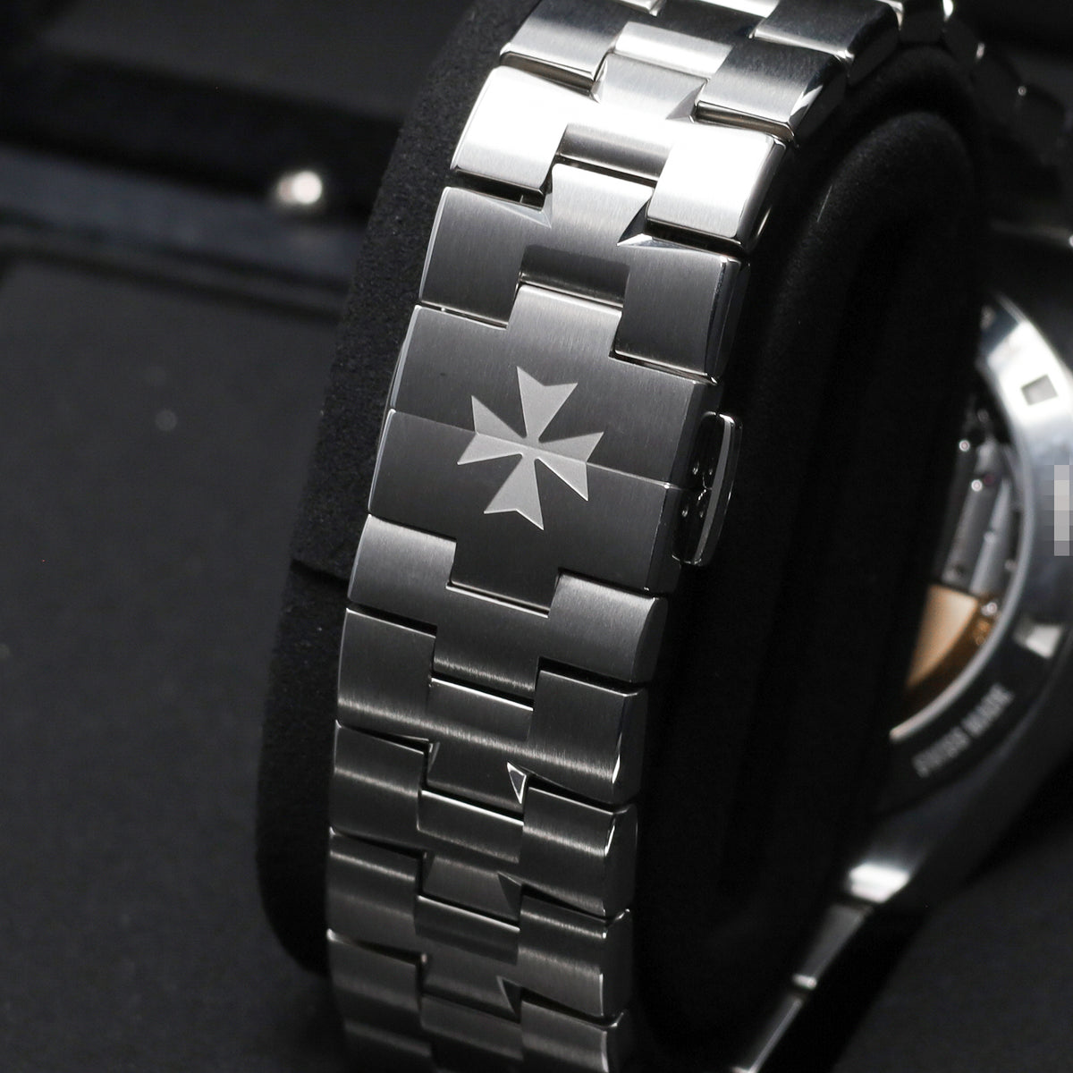 Vacheron Constantin Complete 2021 Stainless Steel Blue Sunburst Steel Maltese Cross-Inspired Bezel Stainless Steel Integrated Bracelet 4500V