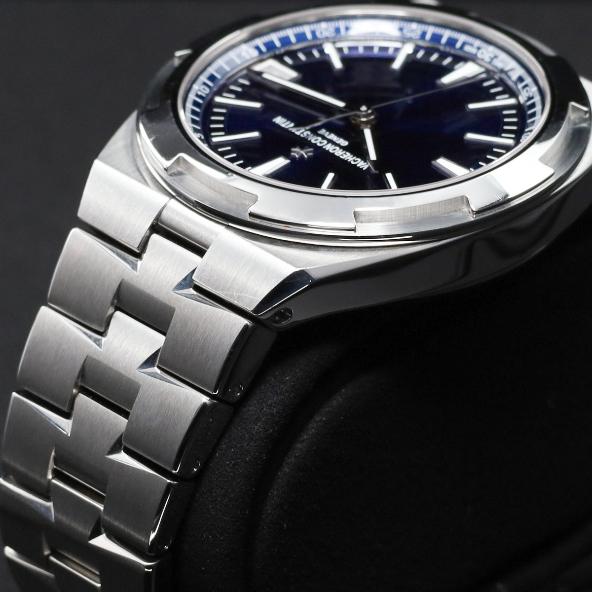 Vacheron Constantin Complete 2021 Stainless Steel Blue Sunburst Steel Maltese Cross-Inspired Bezel Stainless Steel Integrated Bracelet 4500V