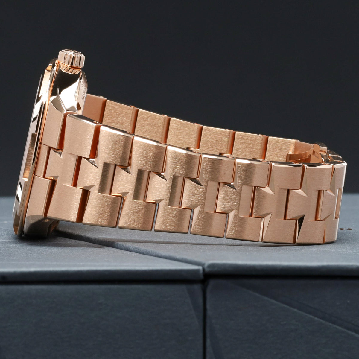 Vacheron Constantin Overseas 2026 Complete 41mm 18k Rose Gold Blue Dial 18k Rose Gold Six-Sided Bezel 18k Rose Gold Bracelet with Folding Clasp 4520V