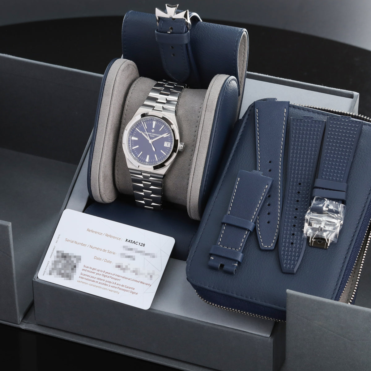 Vacheron Constantin Overseas  2026 Complete 41mm  Stainless Steel Blue Dial Stainless Steel Maltese Cross-Inspired Bezel Stainless Steel Bracelet with Interchangeable Strap Options 4520V