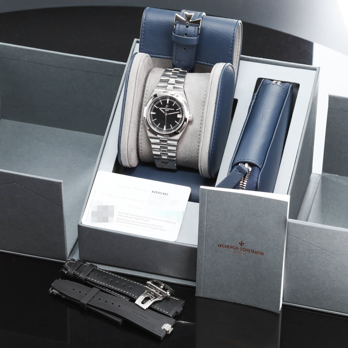 Vacheron Constantin Overseas 2025 Complete 41mm Stainless Steel Black Dial Stainless Steel Six-Sided Bezel Stainless Steel Integrated Bracelet with Triple-Blade Folding Clasp 4520V/210A-B483