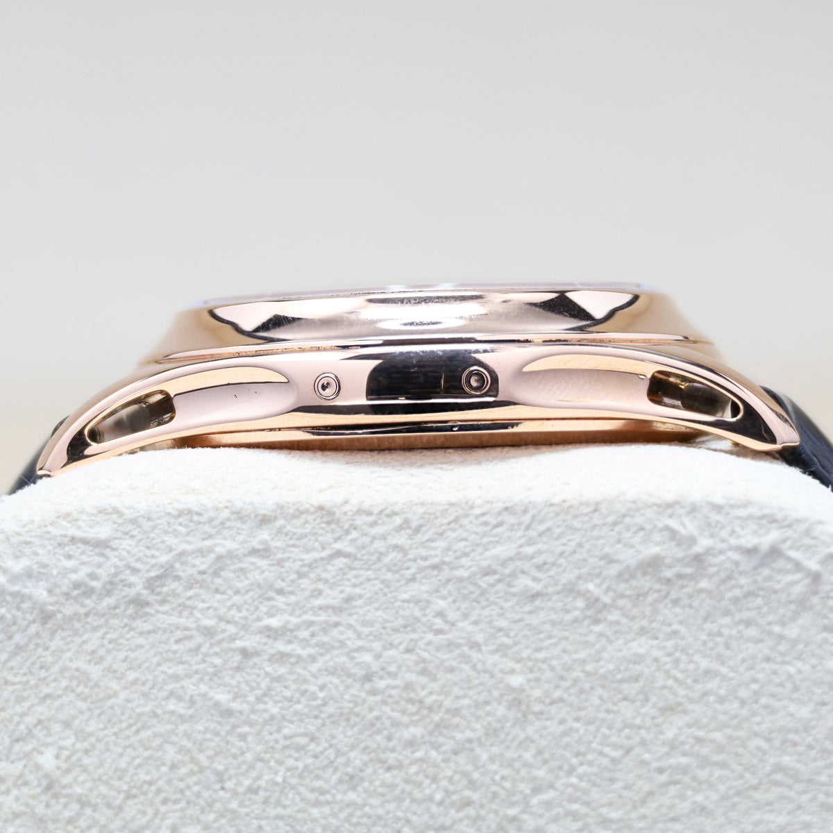 Patek Annual Calendar 2018 Complete 40mm 18k Rose Gold White Dial Rose Gold Bezel Black Alligator Leather Strap 5205R