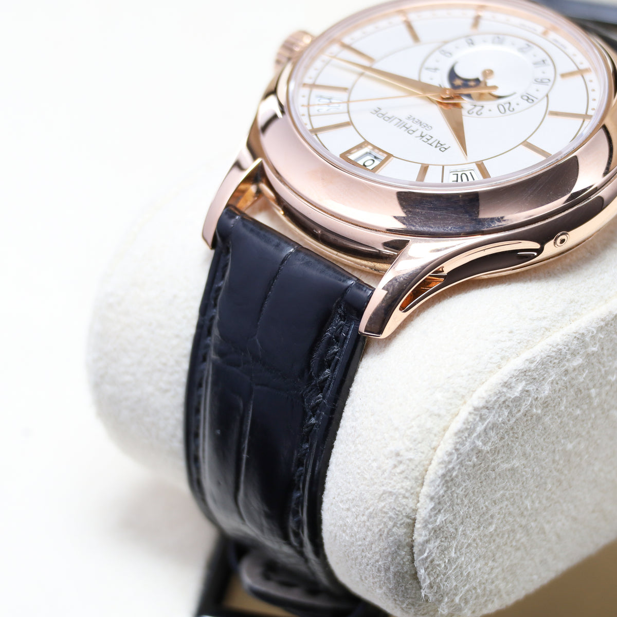 Patek Annual Calendar 2018 Complete 40mm 18k Rose Gold White Dial Rose Gold Bezel Black Alligator Leather Strap 5205R