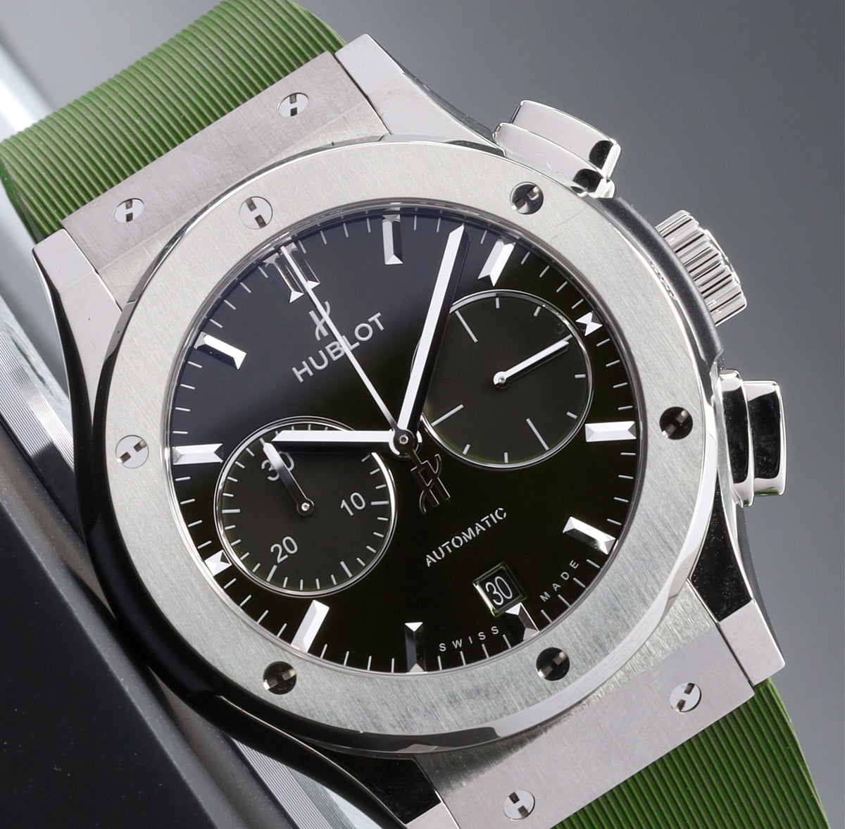 Hublot Classic Fusion 45mm Titanium Case Green Dial Titanium Bezel Leather/Rubber Strap 521.NX.8970.LR