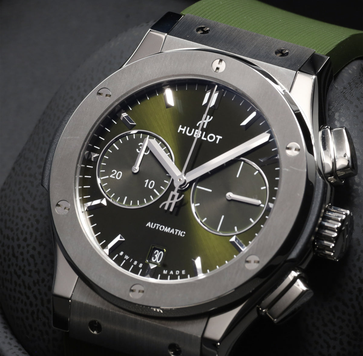 Hublot Classic Fusion 45mm Titanium Case Green Dial Titanium Bezel Leather/Rubber Strap 521.NX.8970.LR