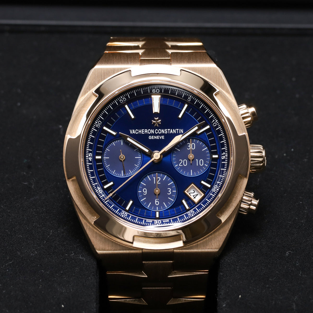 Vacheron Constantin Overseas 2023 Complete 42.5mm 18k Rose Gold Blue Dial 18k Rose Gold Bezel 18k Rose Gold Bracelet 5500v/110R