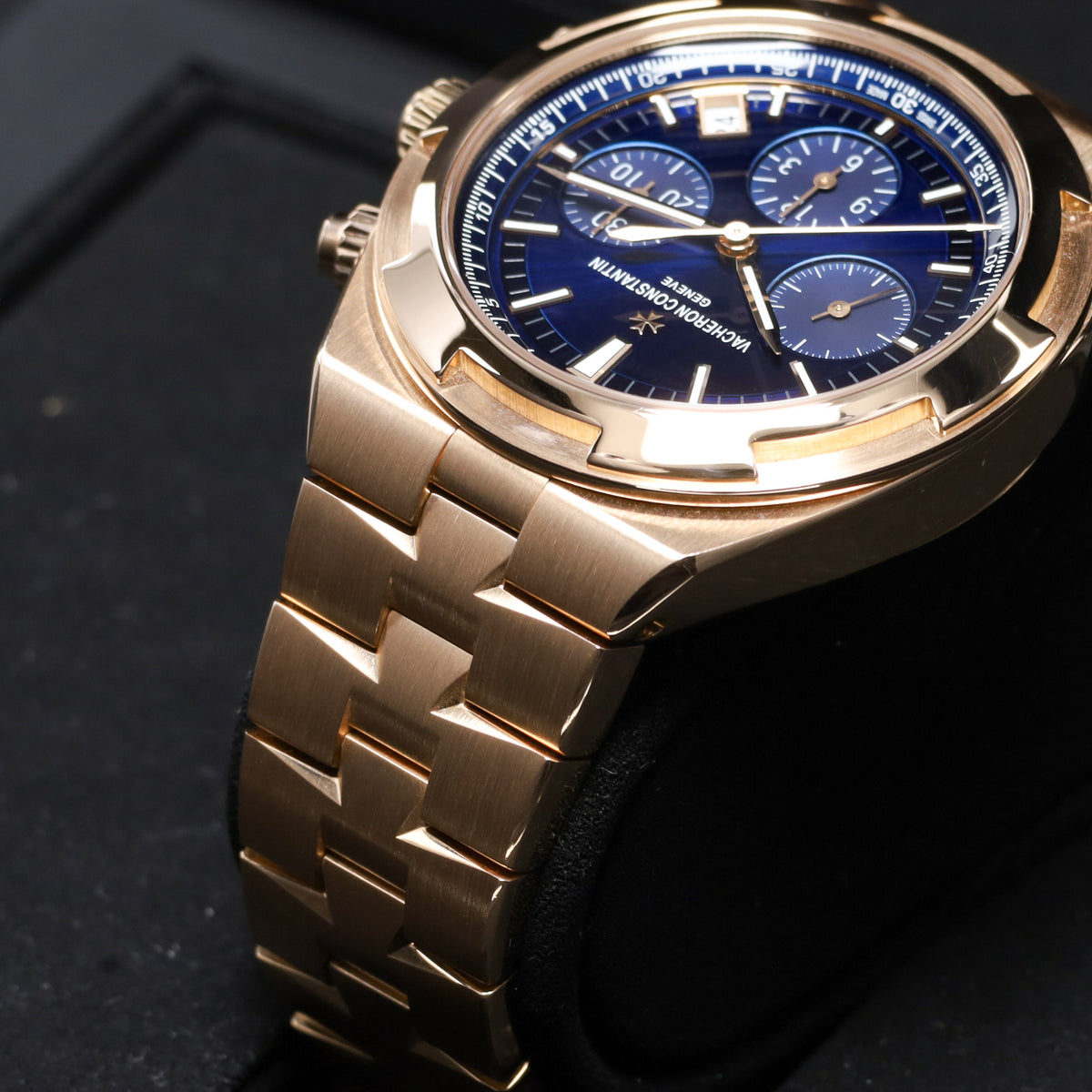 Vacheron Constantin Overseas 2023 Complete 42.5mm 18k Rose Gold Blue Dial 18k Rose Gold Bezel 18k Rose Gold Bracelet 5500v/110R