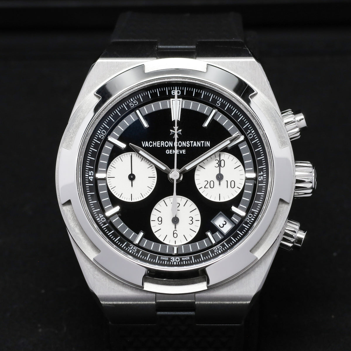 Vacheron Constantin Overseas 2023 Complete 42.5mm Stainless Steel Black Dial Stainless Steel Maltese Cross-Inspired Bezel Stainless Steel Bracelet with Additional Strap Options 5500V/110A-B481