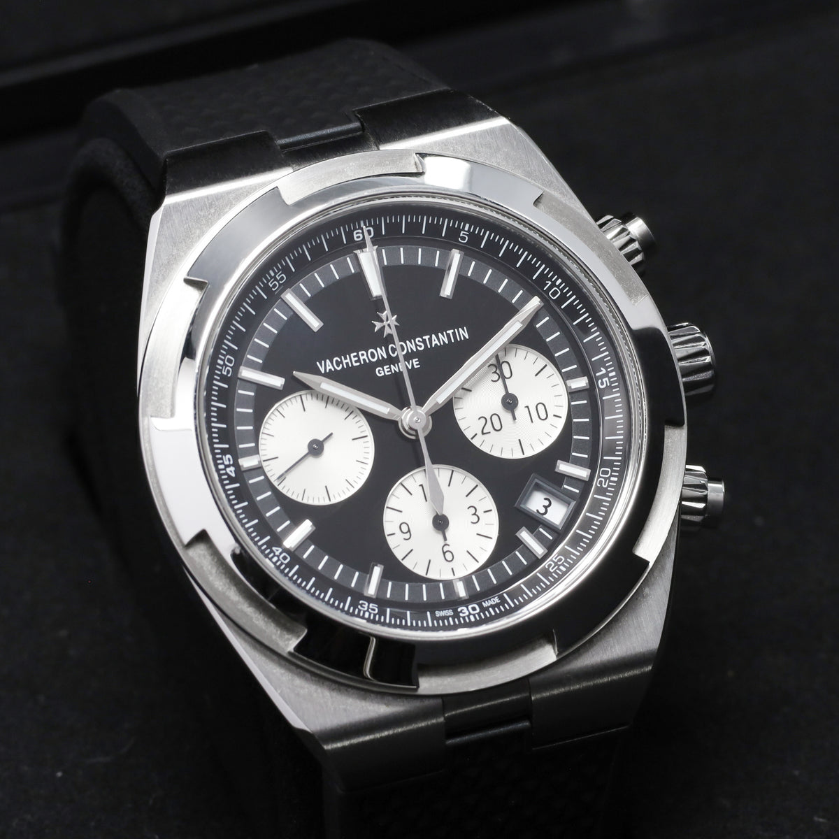 Vacheron Constantin Overseas 2023 Complete 42.5mm Stainless Steel Black Dial Stainless Steel Maltese Cross-Inspired Bezel Stainless Steel Bracelet with Additional Strap Options 5500V/110A-B481