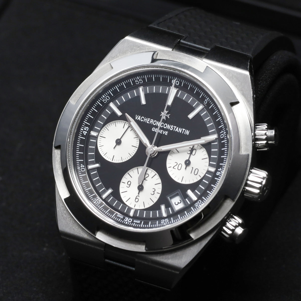 Vacheron Constantin Overseas 2023 Complete 42.5mm Stainless Steel Black Dial Stainless Steel Maltese Cross-Inspired Bezel Stainless Steel Bracelet with Additional Strap Options 5500V/110A-B481