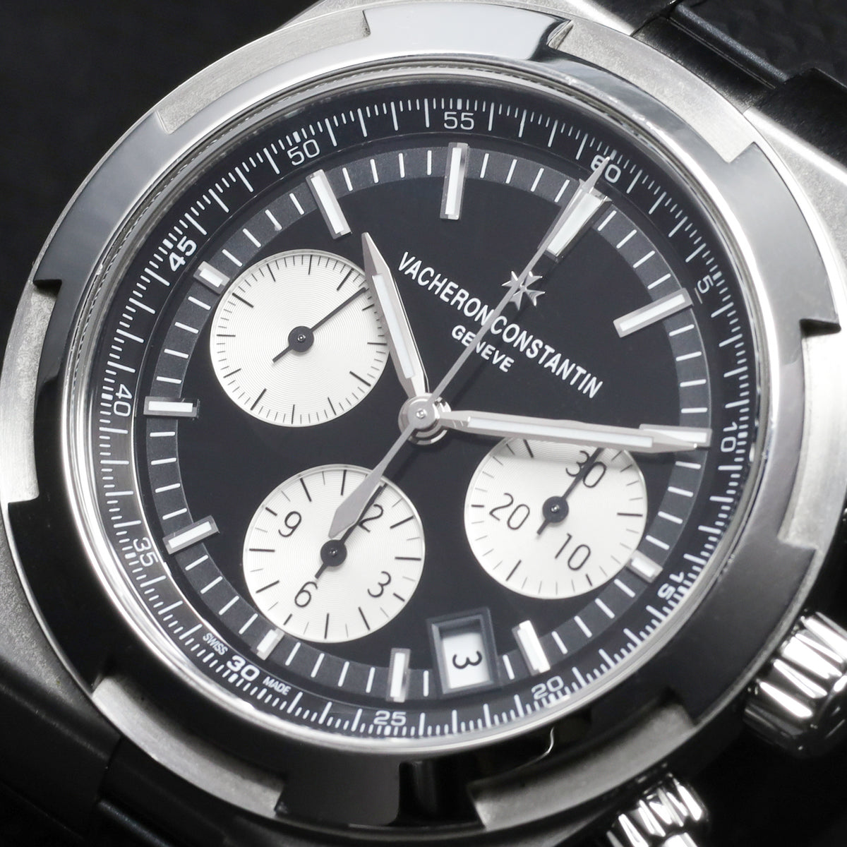 Vacheron Constantin Overseas 2023 Complete 42.5mm Stainless Steel Black Dial Stainless Steel Maltese Cross-Inspired Bezel Stainless Steel Bracelet with Additional Strap Options 5500V/110A-B481