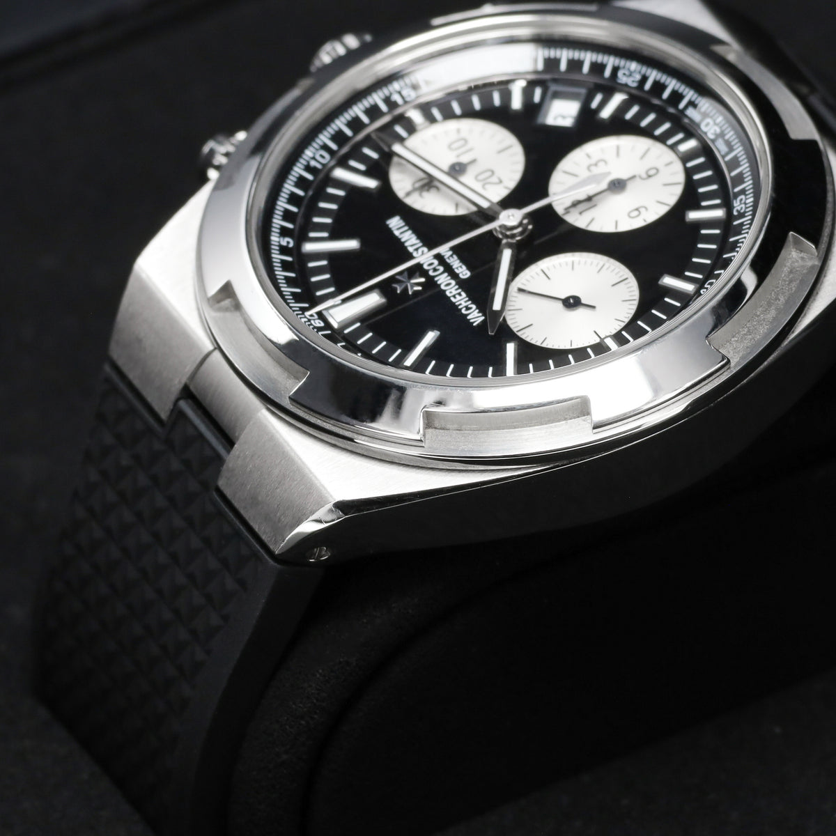 Vacheron Constantin Overseas 2023 Complete 42.5mm Stainless Steel Black Dial Stainless Steel Maltese Cross-Inspired Bezel Stainless Steel Bracelet with Additional Strap Options 5500V/110A-B481