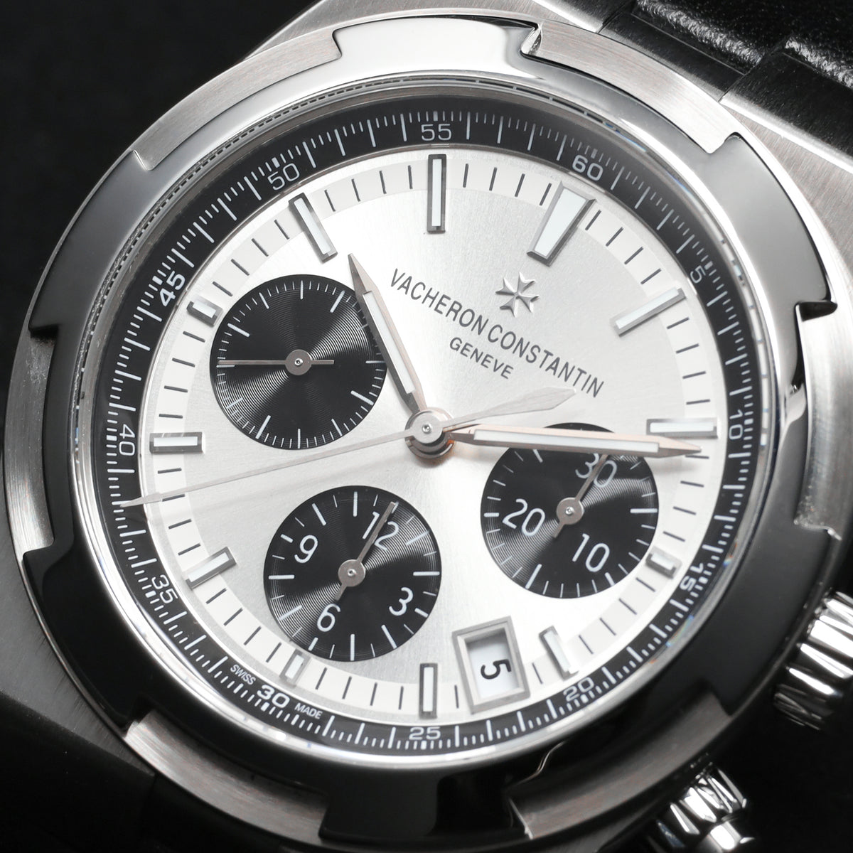 Vacheron Constantin Overseas 2023 Complete 42.5mm Stainless Steel Silver Panda Dial Black Sub Dials Stainless Steel Maltese Cross-Inspired Bezel Stainless Steel Bracelet 5500V/110A-B686