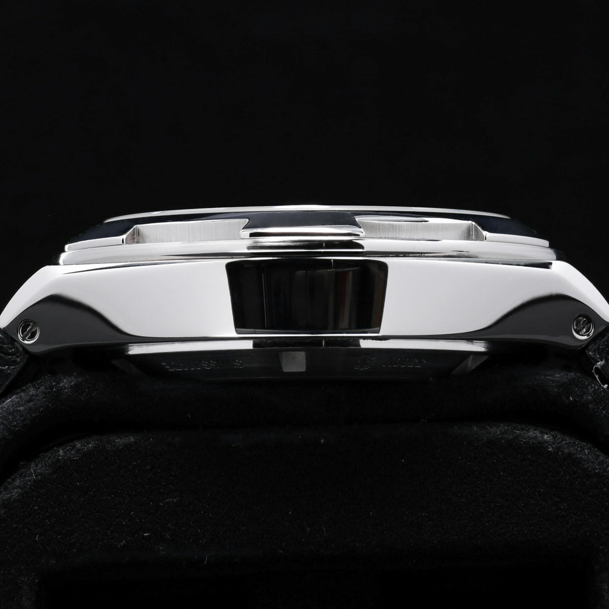 Vacheron Constantin Overseas 2023 Complete 42.5mm Stainless Steel Silver Panda Dial Black Sub Dials Stainless Steel Maltese Cross-Inspired Bezel Stainless Steel Bracelet 5500V/110A-B686