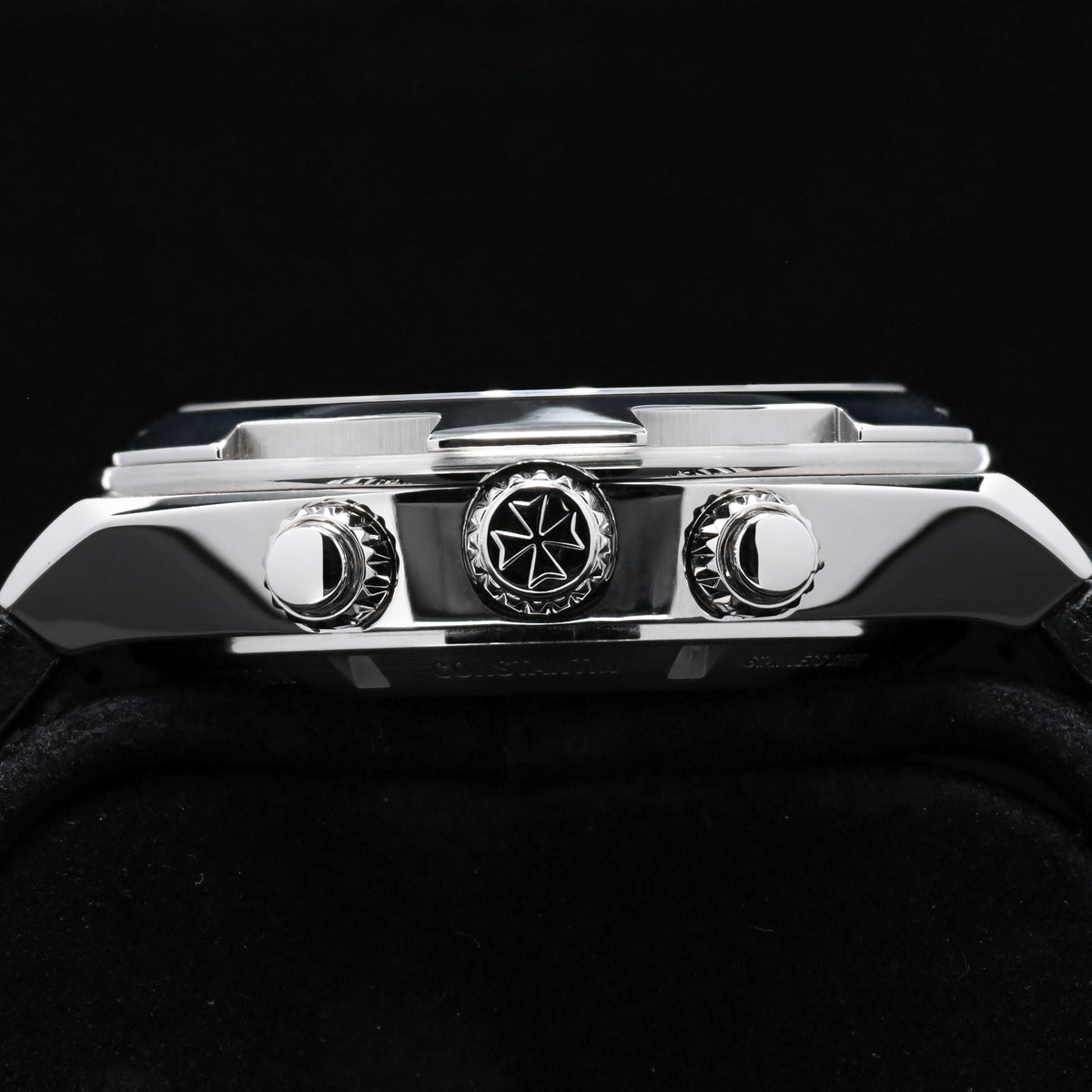 Vacheron Constantin Overseas 2023 Complete 42.5mm Stainless Steel Silver Panda Dial Black Sub Dials Stainless Steel Maltese Cross-Inspired Bezel Stainless Steel Bracelet 5500V/110A-B686