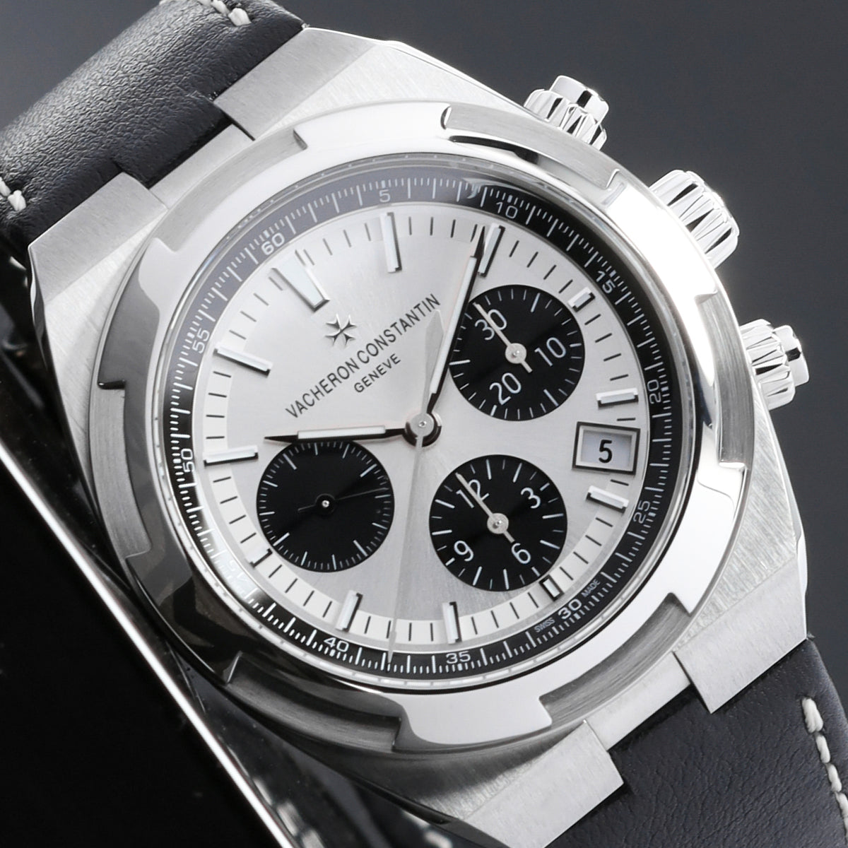 Vacheron Constantin Overseas 2023 Complete 42.5mm Stainless Steel Silver Panda Dial Black Sub Dials Stainless Steel Maltese Cross-Inspired Bezel Stainless Steel Bracelet 5500V/110A-B686