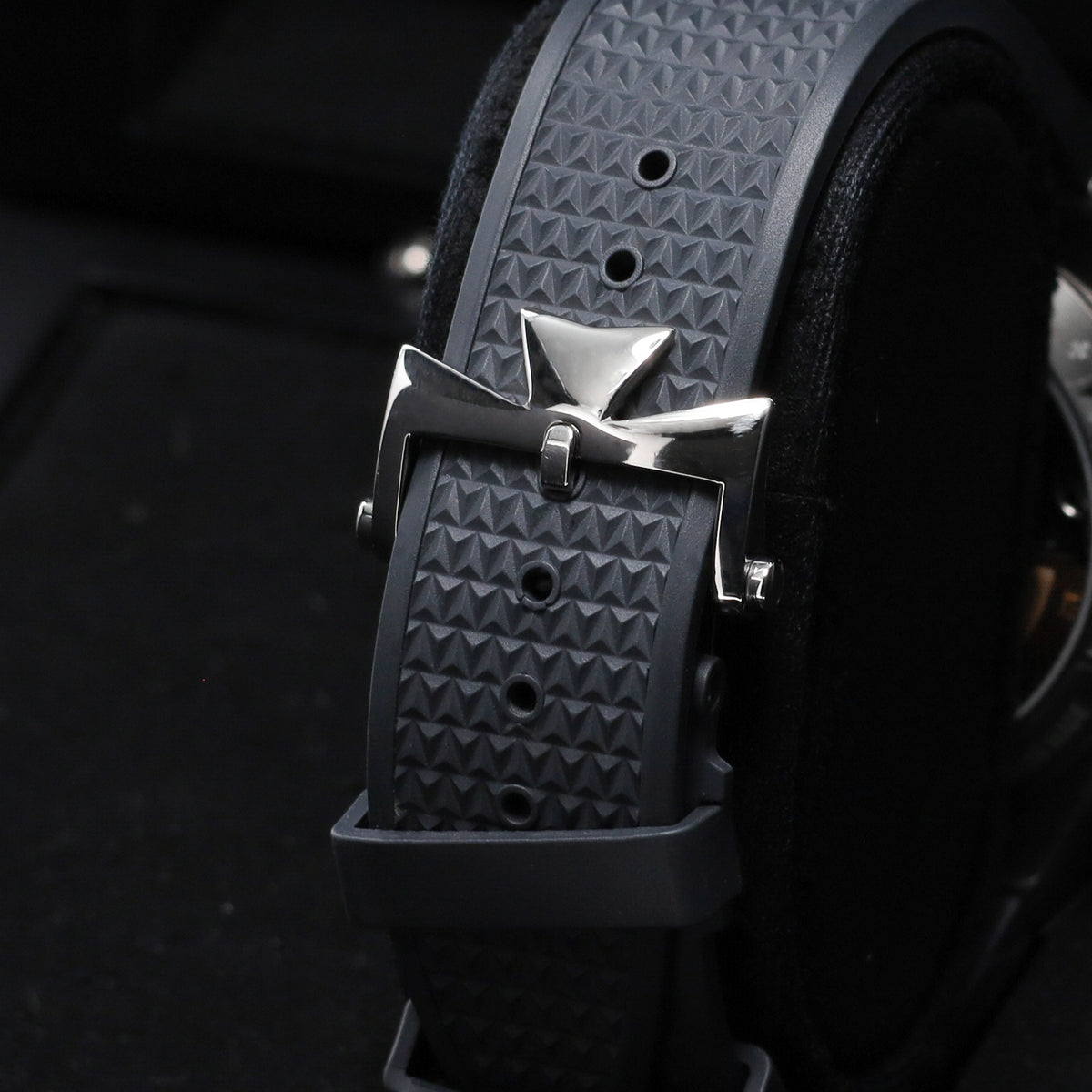 Vacheron Constantin 2022 Complete 42.5mm Titanium and Stainless Steel Blue with Orange Accents Dial Stainless Steel Bezel Blue Cordura-Style Strap 5510V