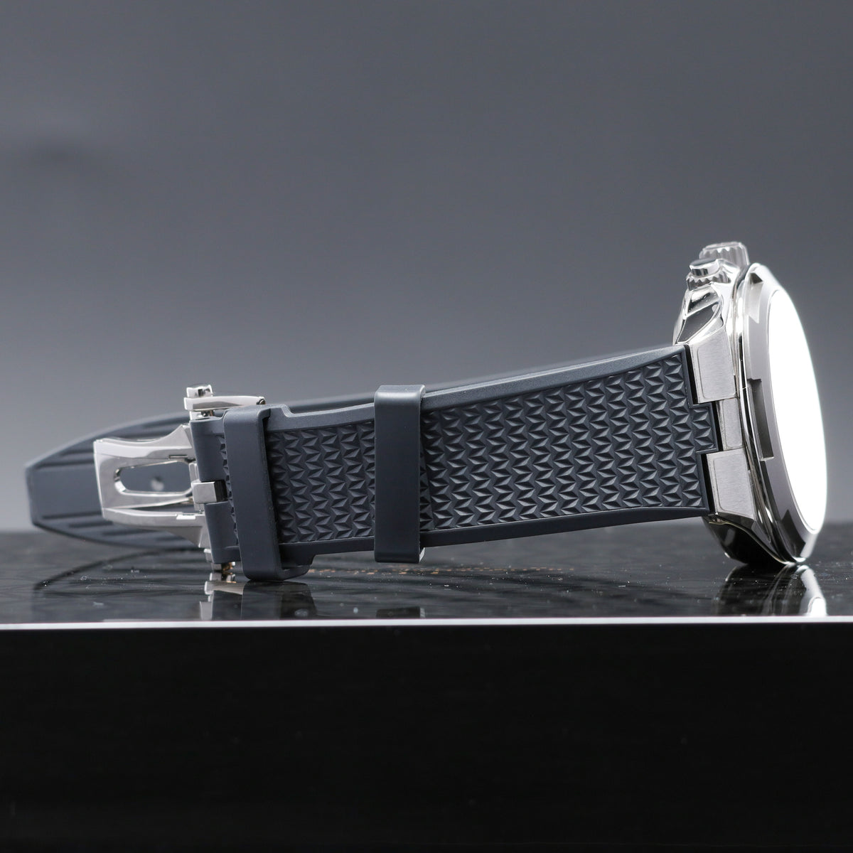 Vacheron Constantin 2022 Complete 42.5mm Titanium and Stainless Steel Blue with Orange Accents Dial Stainless Steel Bezel Blue Cordura-Style Strap 5510V