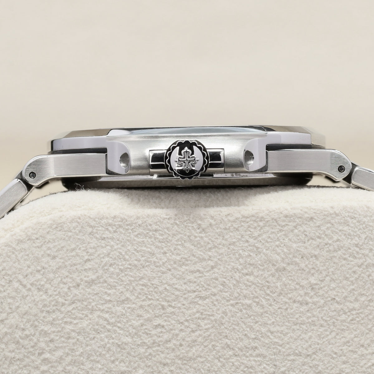 Patek Philippe Nautilus Complete 40mm Stainless Steel White Stainless Steel Bezel Stainless Steel Integrated Bracelet 5711