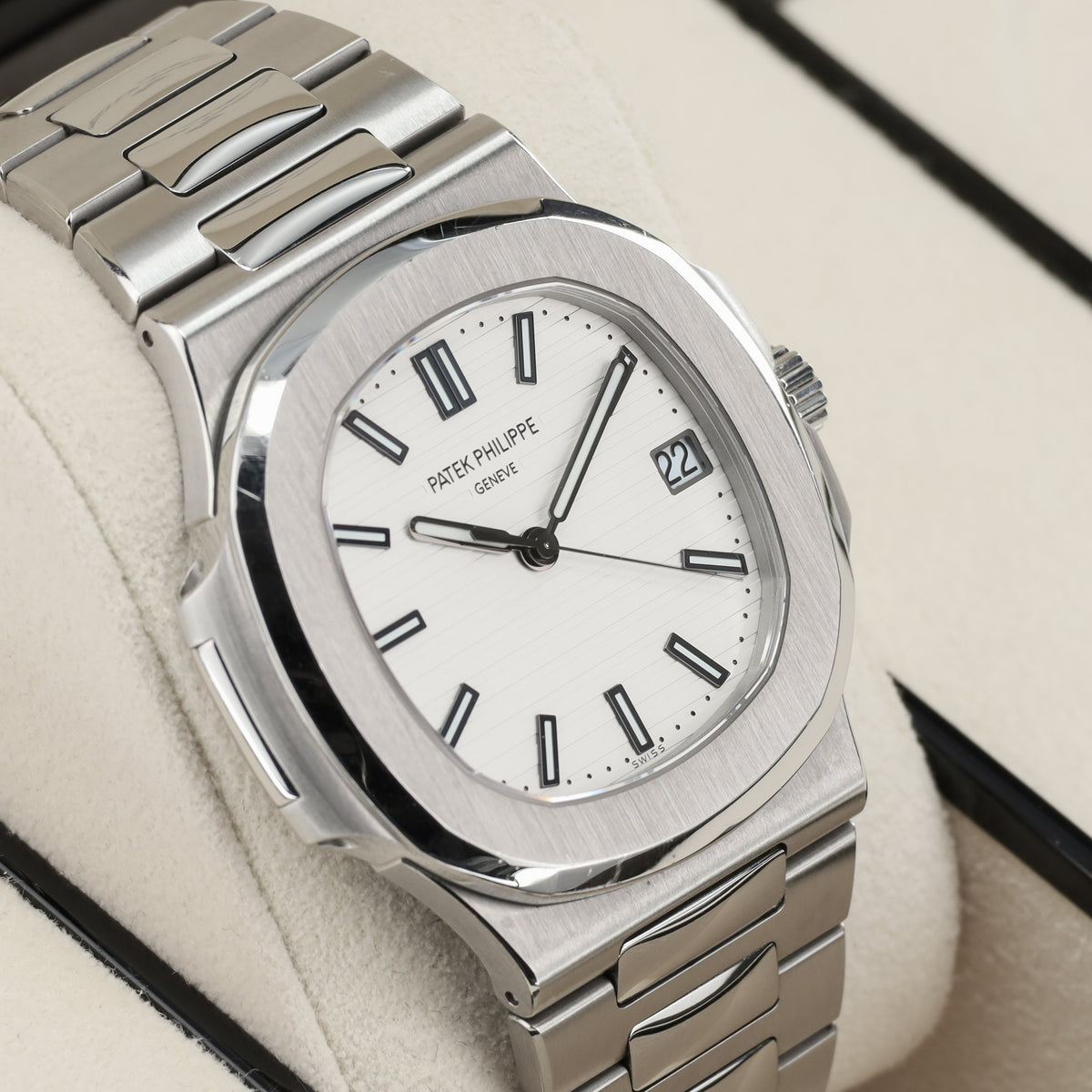 Patek Philippe Nautilus Complete 40mm Stainless Steel White Stainless Steel Bezel Stainless Steel Integrated Bracelet 5711