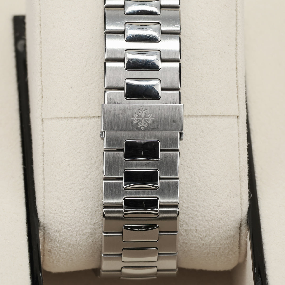 Patek Philippe Nautilus Complete 40mm Stainless Steel White Stainless Steel Bezel Stainless Steel Integrated Bracelet 5711