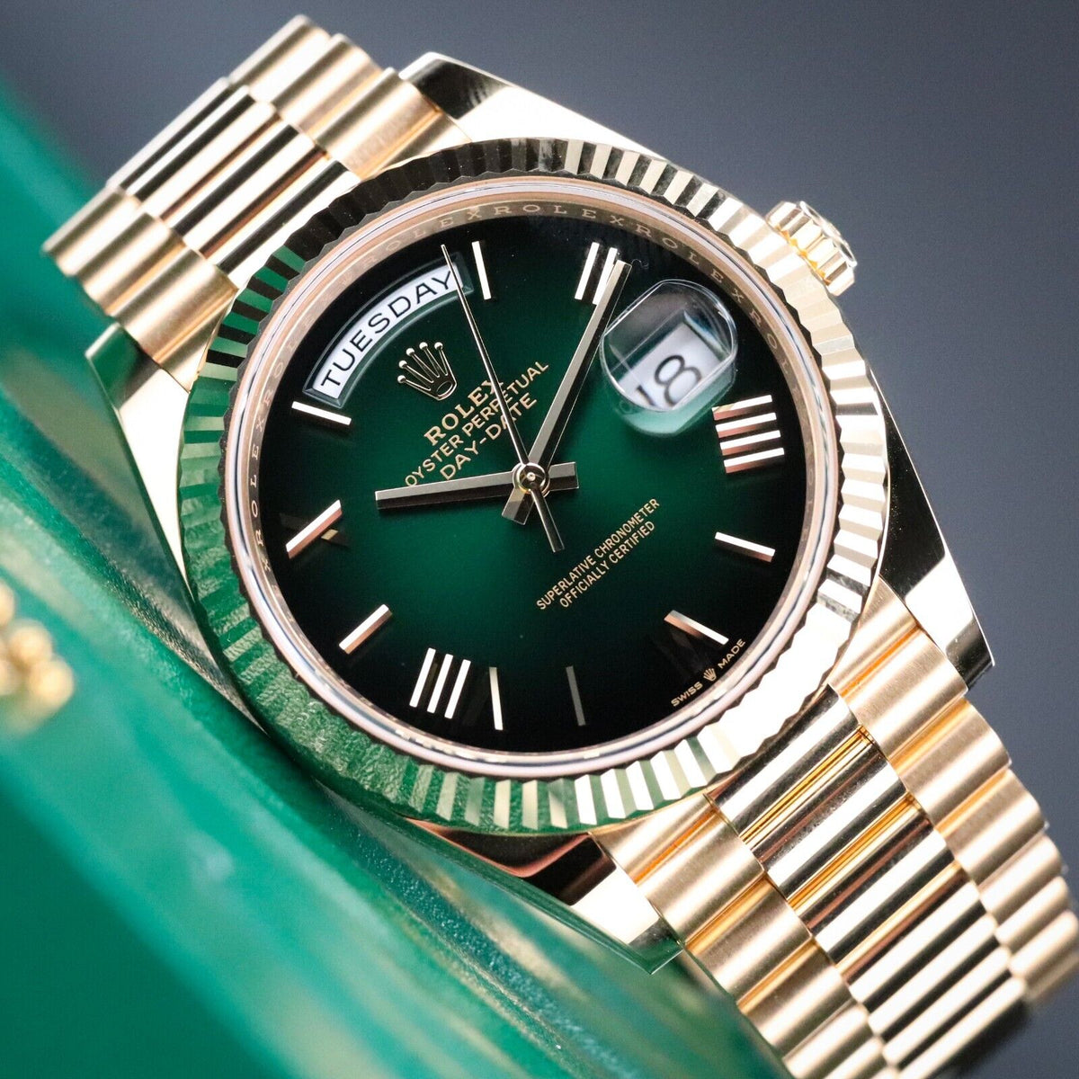 2024 Rolex Day-Date NEW Green Ombre Dial 40mmYellow Gold President 228238 Unworn