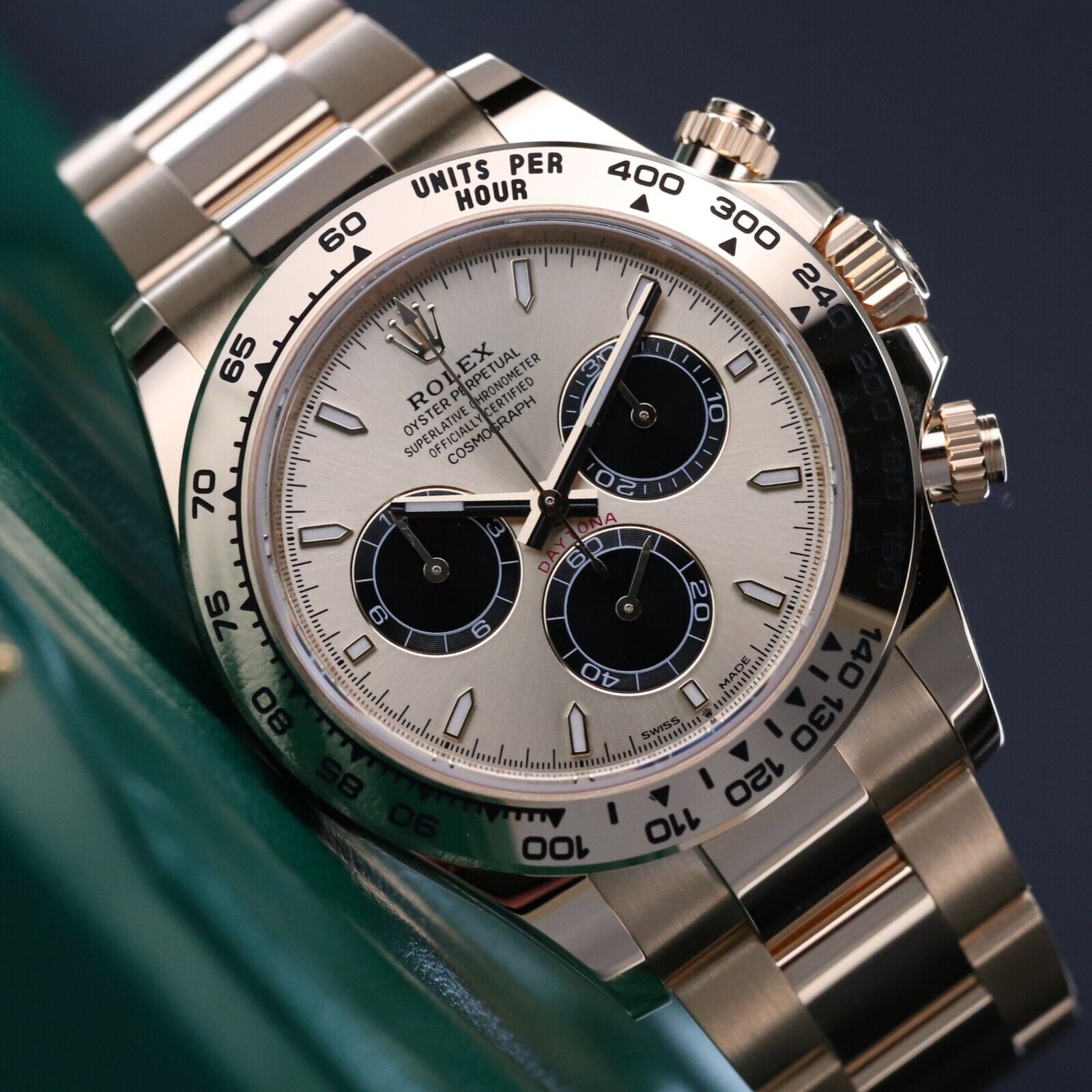 Rolex Cosmograph Daytona Pikachu 40mm 18K Yellow Gold Champagne