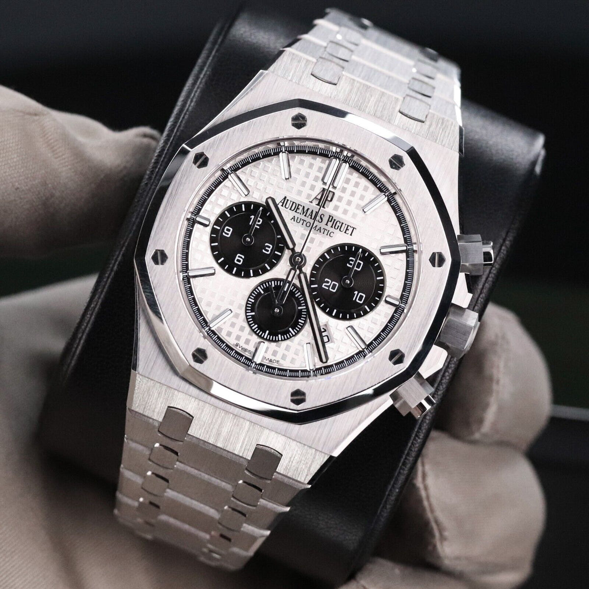 Audemars Piguet Royal Oak Chrono 41mm White Dial Black Steel Panda 26331ST