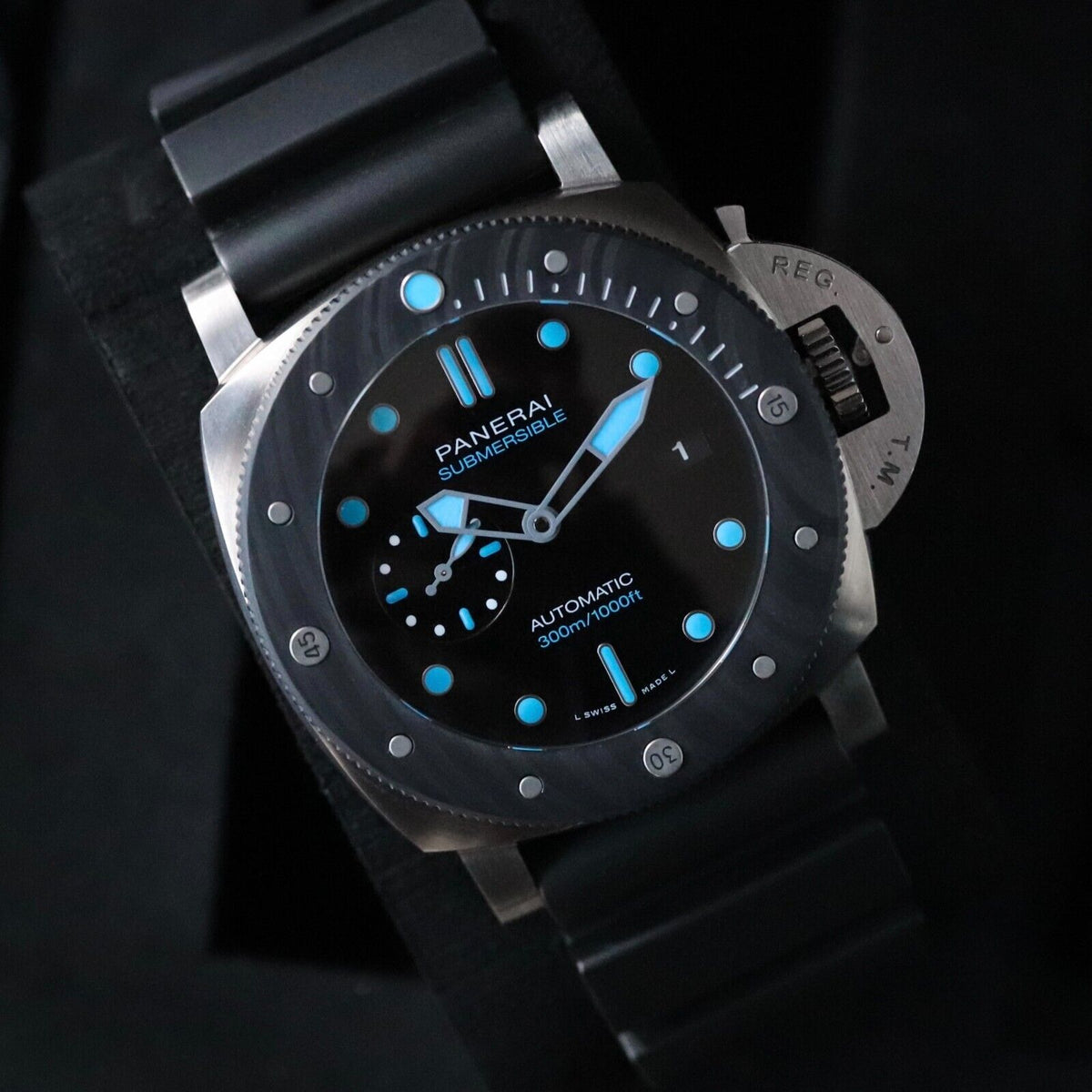 Panerai Luminor Submersible Carbotech 47mm Blue BMG-Tech PAM00799 PAM 799 - MINT