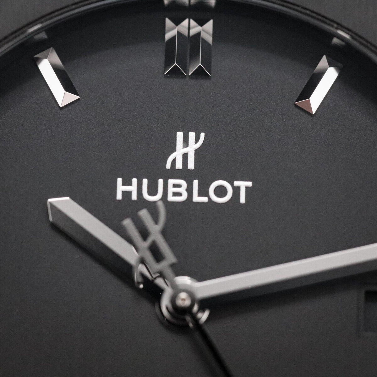 Hublot Classic Fusion 42mm Black Magic Ceramic Rubber 542.CM.1171.RX - Complete