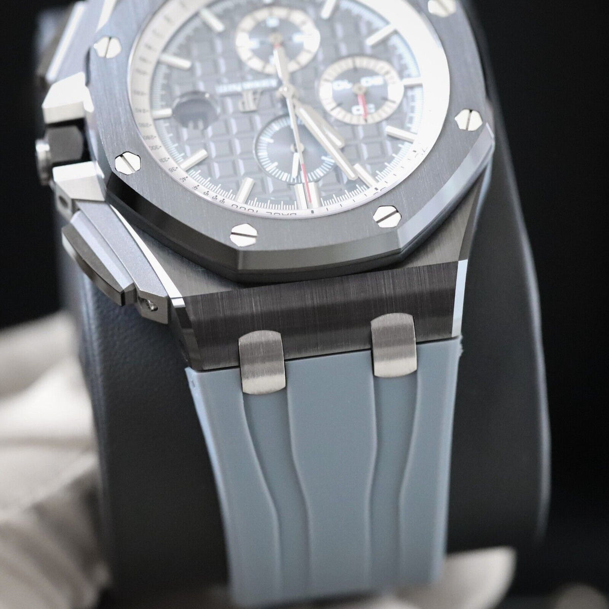 Audemars Piguet Royal Oak Offshore Chrono 44mm Ceramic Anthracite 44mm 26405CE.OO.A002CA.01