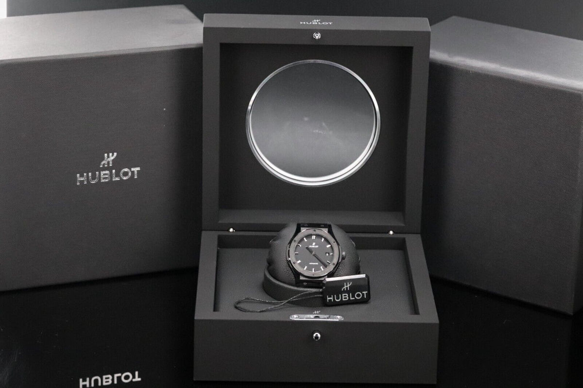 Hublot Classic Fusion 42mm Black Magic Ceramic Rubber 542.CM.1171.RX - Complete