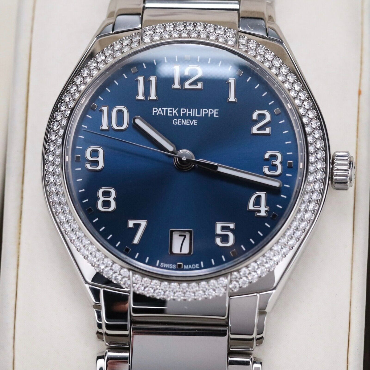 Patek Philippe Twenty 4 Diamond Blue Sunburst 36mm Women's Steel - 7300/1200A