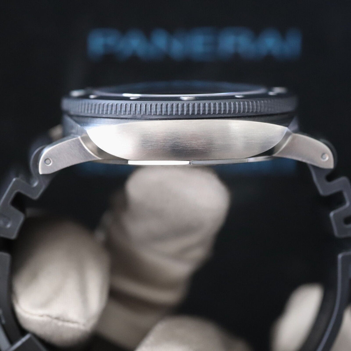 Panerai Luminor Submersible Carbotech 47mm Blue BMG-Tech PAM00799 PAM 799 - MINT