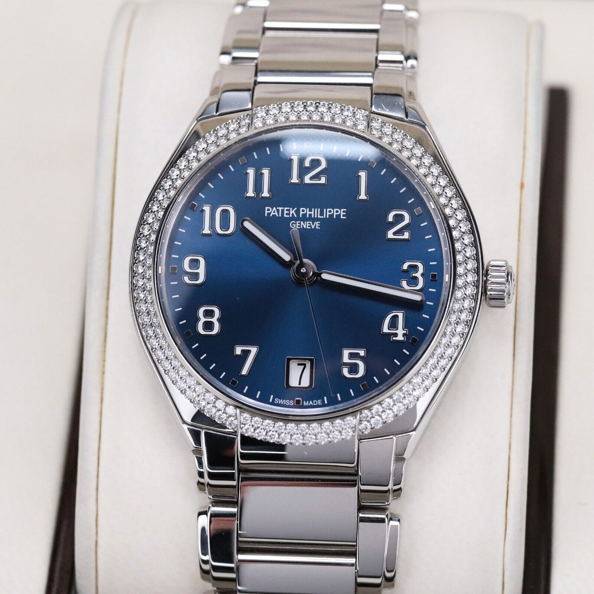 Patek Philippe Twenty 4 Diamond Blue Sunburst 36mm Women's Steel - 7300/1200A