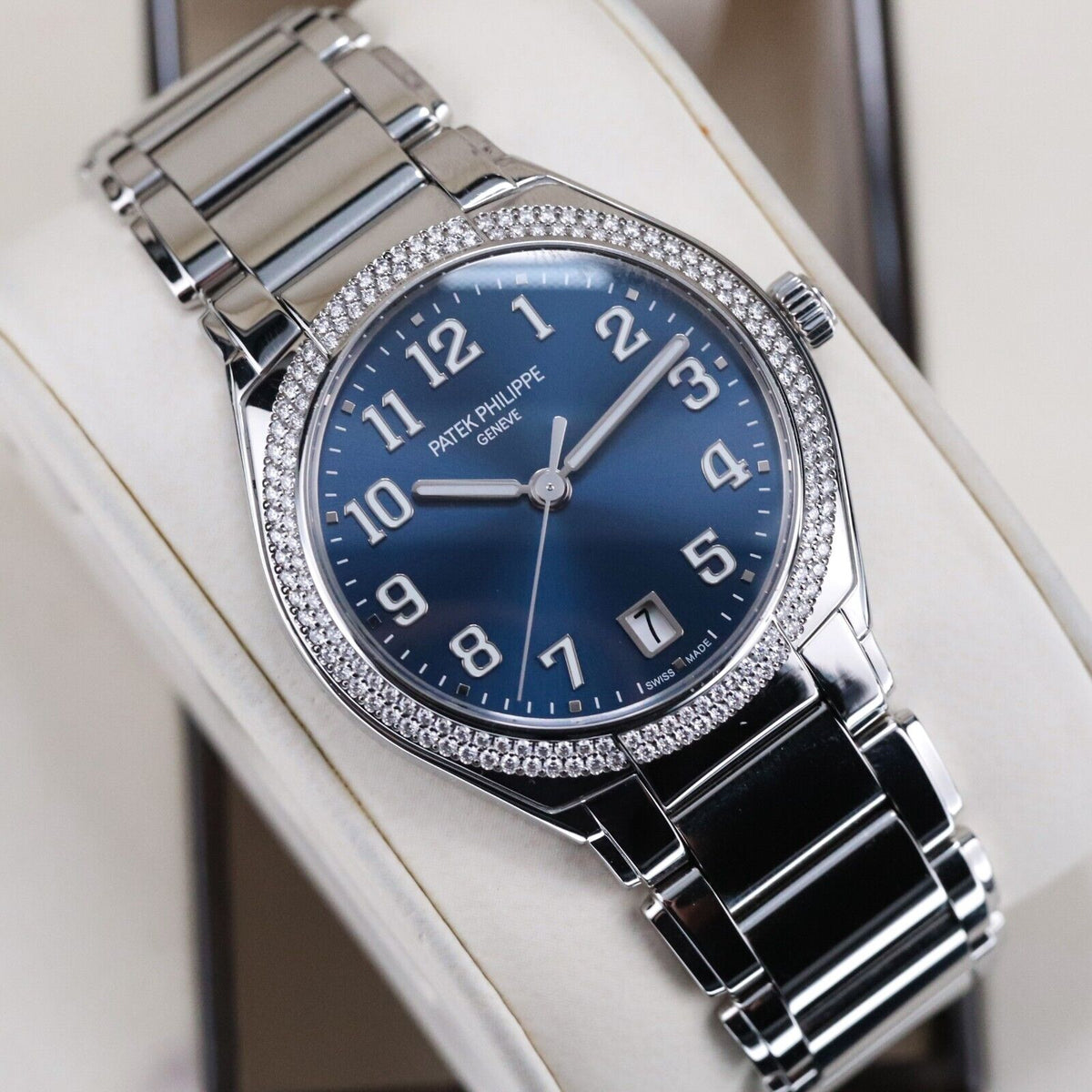 Patek Philippe Twenty 4 Diamond Blue Sunburst 36mm Women's Steel - 7300/1200A