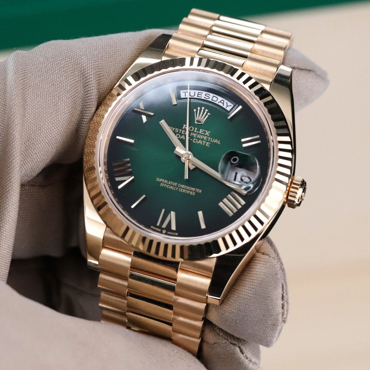 2024 Rolex Day-Date NEW Green Ombre Dial 40mmYellow Gold President 228238 Unworn