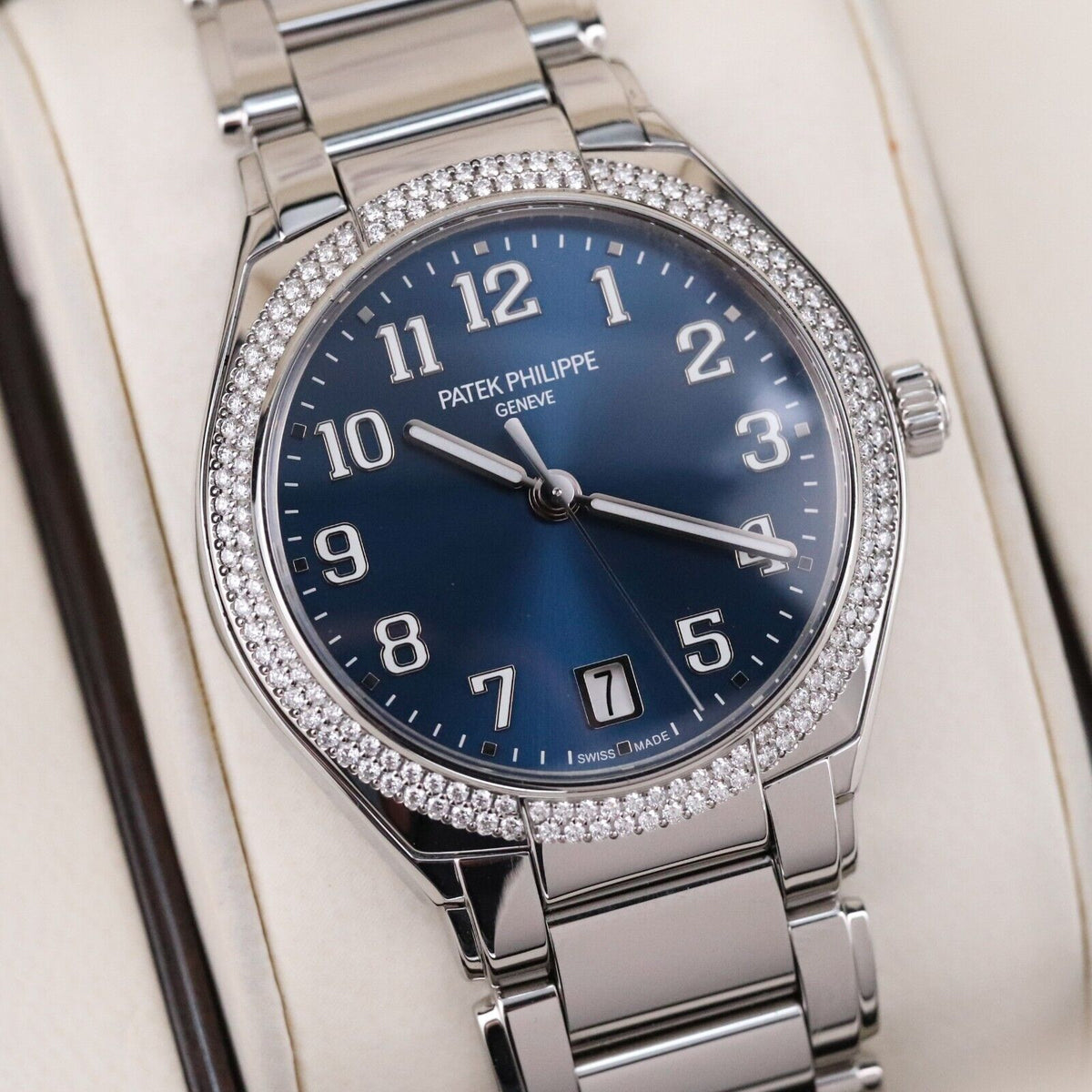 Patek Philippe Twenty 4 Diamond Blue Sunburst 36mm Women's Steel - 7300/1200A