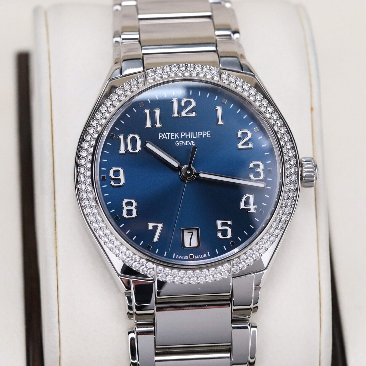 Patek Philippe Twenty 4 Diamond Blue Sunburst 36mm Women's Steel - 7300/1200A