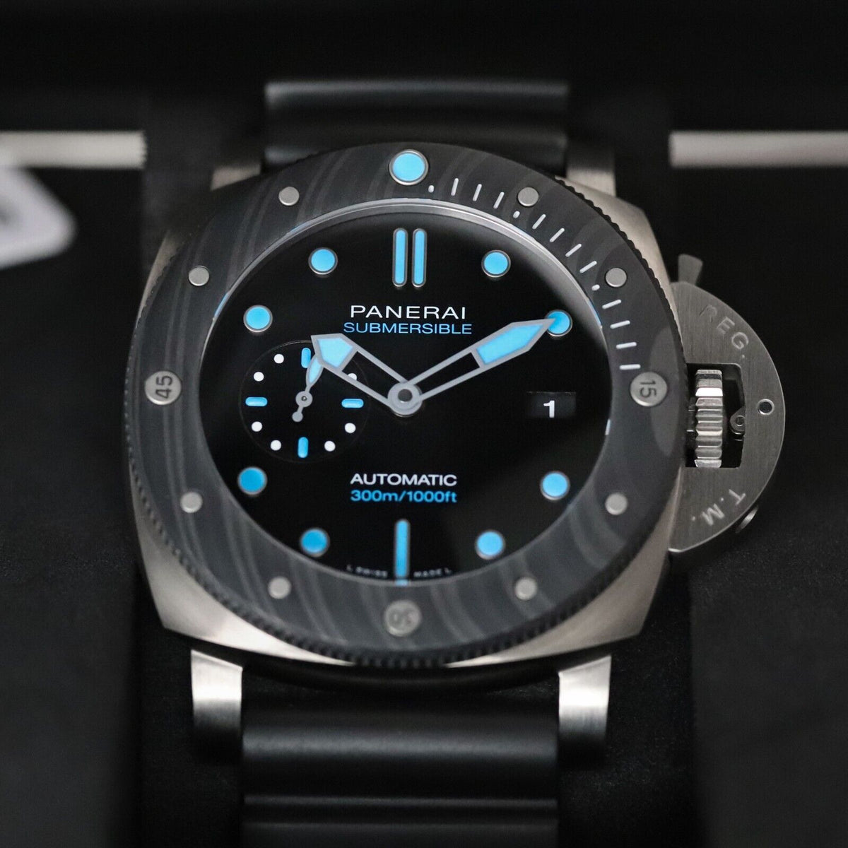 Panerai Luminor Submersible Carbotech 47mm Blue BMG-Tech PAM00799 PAM 799 - MINT