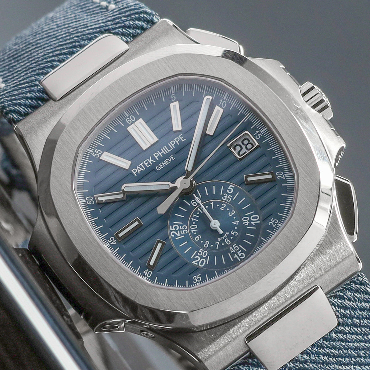 Patek Nautilus 2025 Complete 40.5mm 18k White Gold Blue Dial 18k White Gold Blue Strap 5980/60G