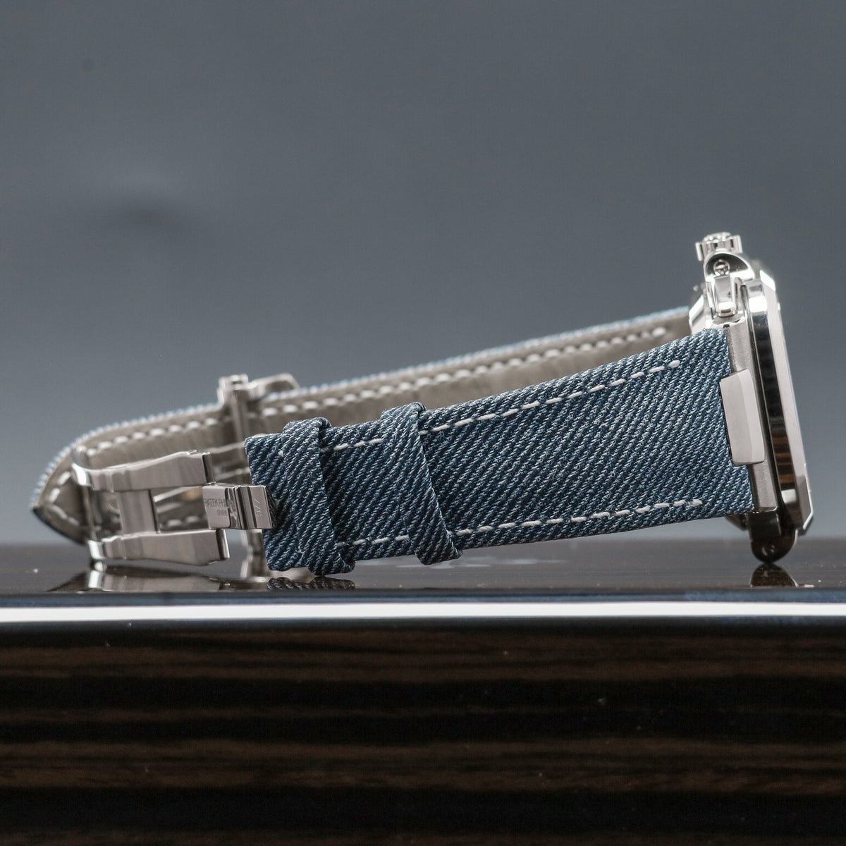 Patek Nautilus 2025 Complete 40.5mm 18k White Gold Blue Dial 18k White Gold Blue Strap 5980/60G