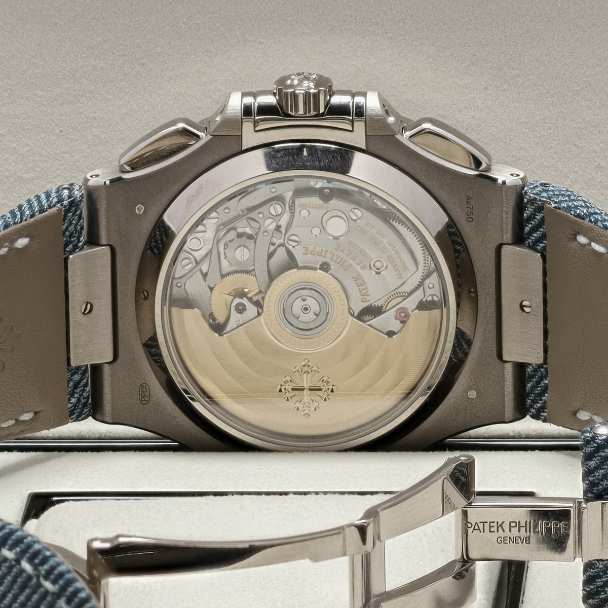 Patek Nautilus 2025 Complete 40.5mm 18k White Gold Blue Dial 18k White Gold Blue Strap 5980/60G