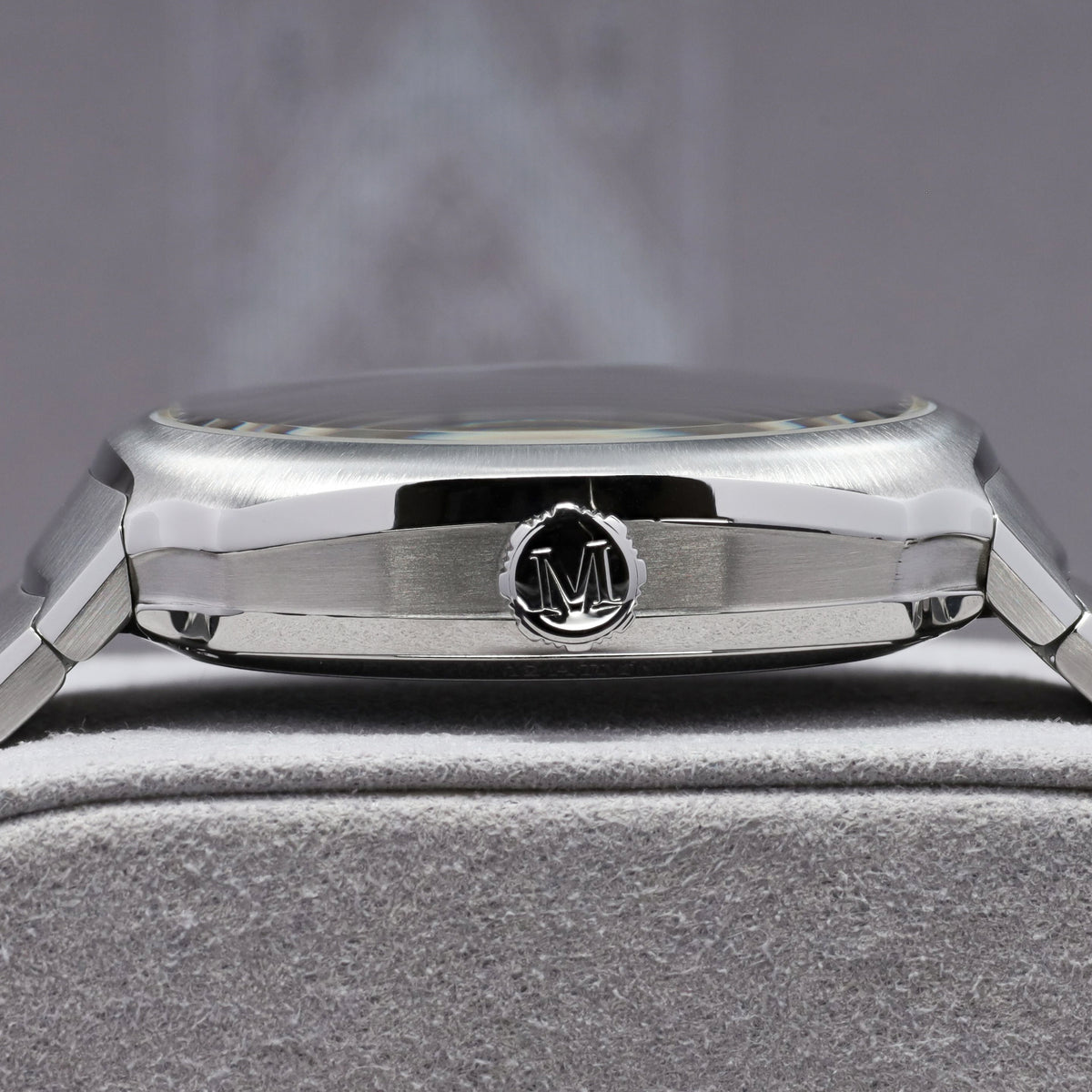 H Moser Streamliner 2025 Complete 40mm Stainless Steel Matrix Green Dial Stainless Steel Smooth Bezel Stainless Steel Integrated Bracelet with Folding Clasp  6201-1200