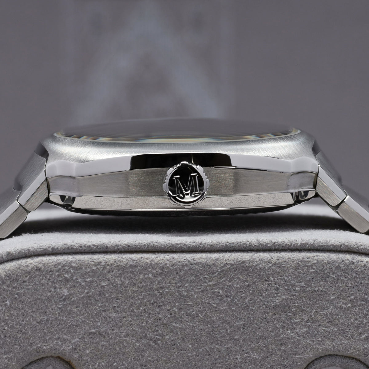 H Moser Streamliner 2025 Complete 40mm Stainless Steel Matrix Green Dial Stainless Steel Smooth Bezel Stainless Steel Integrated Bracelet with Folding Clasp  6201-1200